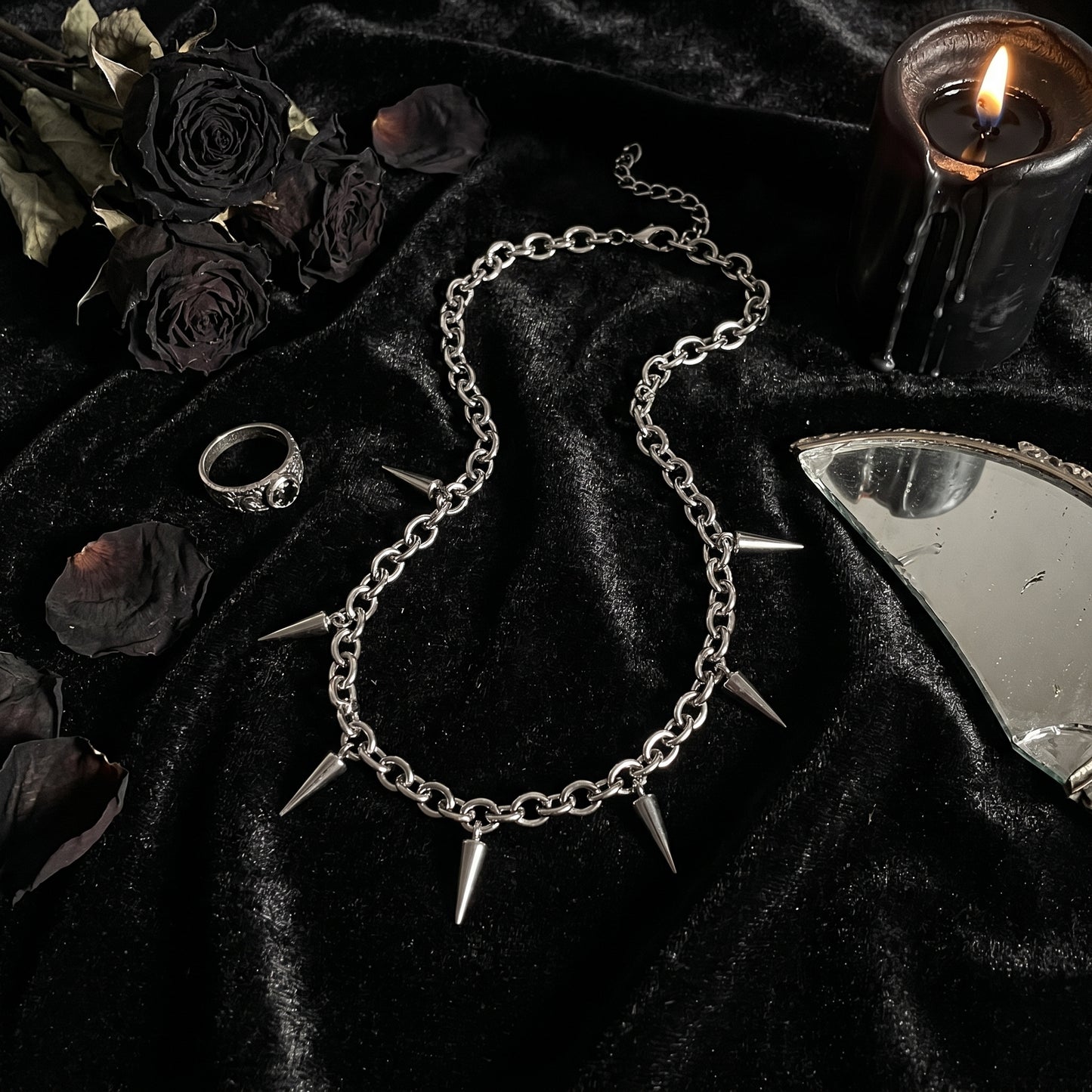 Dark Spike Chain Necklace Silver
